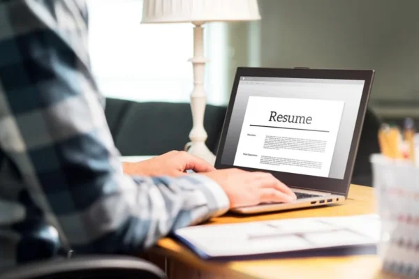 Best Resume Builders of 2026: Top Tools for Career Changers With No Design Background