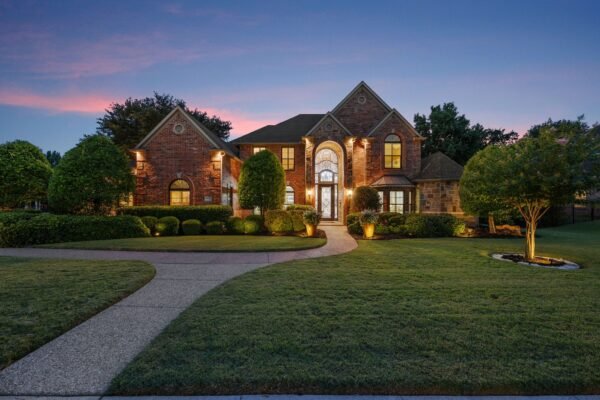Southlake Homebuying Guide: Schools, Commute, Costs, HOAs & Real-Life Fit