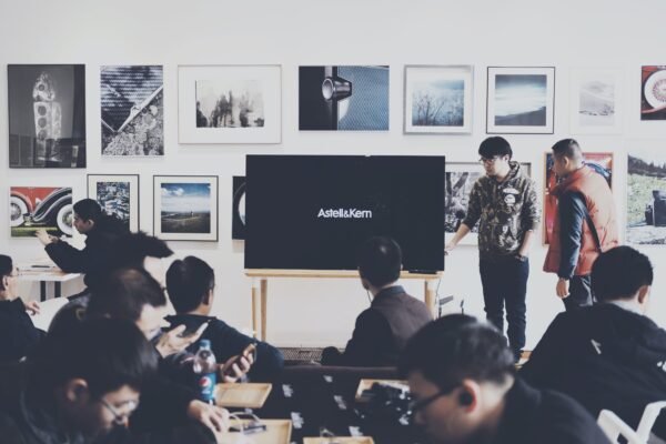 10 Best Interactive Presentation Tools to Make Meetings and Classes More Engaging